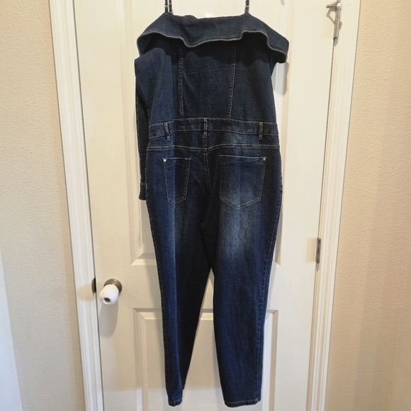 Venus NWOT Off-The-Shoulder Denim Jumpsuit - Dark Wash, Size 18 - Picture 12 of 14